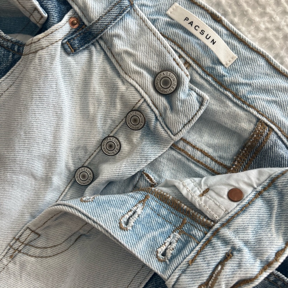 Dual colored high-rise straight legged jeans